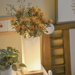 Dimbare tafellamp met melkglazen kap en USB-aansluiting, ideaal voor sfeervolle verlichting in slaapkamer, woonkamer of kantoorruimte — thumbnail 3