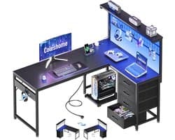 Gaming Hoekbureau L-vorm 130×100 cm – LED-verlichting, 2× Stopcontact & 2× USB, Omkeerbaar Ontwerp – Met 4 Laden, Bovenplank met Pegboard, CPU-houder & Hoofdtelefoonhaak – Koolstofvezel Look, Zwart