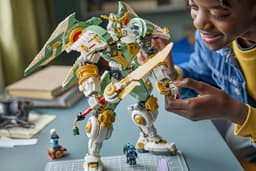 LEGO Ninjago - 15-jarig jubileum: Lloyds reusachtige mecha Constructiespeelgoed — thumbnail 2