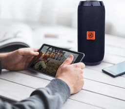 AG220 Bluetooth Speaker - Draadloos - Muziek box - 10 watt - Speakers – Draadloos – werkt op bluetooth - Spat Waterdicht - Zwart — thumbnail 3