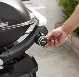 Weber Q 2200N Gasbarbecue met compact stand zwart. Gewicht 22KG 102 x 50 x 126 cm — thumbnail 4