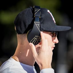 PowerLocus P2 - Draadloze Over-Ear Koptelefoon Inklapbaar - Bluetooth Hoofdtelefoon - Met microfoon – Headphone - Micro SD mode – Incl. Carry Case - Zwart/Geel — thumbnail 5