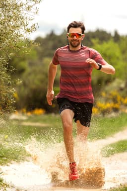 JBL Endurance Run 3 Wireless (3 BT) - Draadloze Sport Oordopjes - Oortjes - Bluetooth - In ear - Kabel tussen oordopjes - 25 uur batterij - IP65 - Magnetische Oordopjes - Hardlopen & Fitness - Wit — thumbnail 5