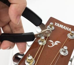 ***Snarenwinder van Heble®-Onderhoudsset voor gitaarsnaren: 3 In 1 Gitaar Snaren Vervanger-Knippen -Aandraaien en pinnen Trekken. Handig,veelzijdig en compact. Is gemakkelijk op te bergen in je gitaar tas*** — thumbnail 2