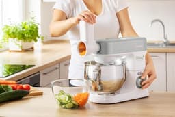 SnelShoppen - Multifunctionele Keukenmachine 1200W met 5L RVS Kom, LED Verlichting, Kneed- en Mengfunctie, Vleesmolens, Koekjesmaker, Magneetsluiting — thumbnail 4