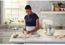 Kitchenaid 5KSM70SHXEAC Almond Cream — thumbnail 3