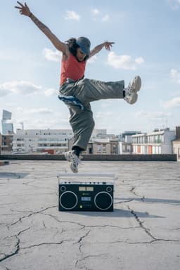 We Are Rewind GB-001 Curtis, draagbare Bluetooth-luidspreker met cassettespeler — thumbnail 5
