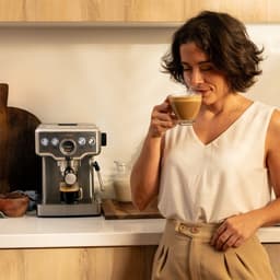 Cecotec Espressomaschine Barista Power Espresso 20 Barista Mini, 1465 W, 20 Bar, Manometer und Thermoblock, Schwenkbarer Dampfauslass und Doppelauslaufarm, 1,8 Liter Fassungsvermögen — thumbnail 2