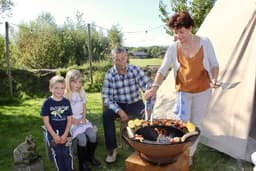 Actie Co-Fire Barbecue Vuurschaal - GrillRing-set 72 - compleet met houtopberger, zeker voor 20 gasten op te koken, ideaal voor thuisgebruik. — thumbnail 3