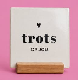 KRUPS NESCAFÉ Dolce Gusto MiniMe KP120810 - Koffiecupmachine - Antraciet / zwart + 2 witte mokken 'But first coffee' + witte tegel "Trots op jou" + tegelhouder — thumbnail 4