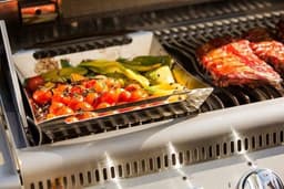 Napoleon PRO RVS grill topper — thumbnail 3