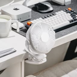 Draagbare Ventilator met Klem en LED-Verlichting – 3 Snelheden – Oplaadbaar – Tafelventilator – Mini ventilator - USB – 6 W – Wit - Adler AD 7335 — thumbnail 4