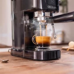 Cecotec Power Espresso 20 Touch Espressomachine - 1350W, 20 Bar, Touchscreen, Stoompijp, 1L Watertank, Thermoblock, Kopjeswarmer - Perfect voor Espresso & Cappuccino — thumbnail 3