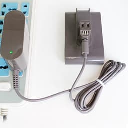 Oplader compatibel met geschikt voor Dyson DC30 DC31 DC34 DC35 DC44 DC45 DC56 DC57 - 16,75V/24,35V stofzuigeraccu — thumbnail 4