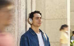 JBL Tour One M3 Over-ear Draadloze hoofdtelefoon met Noise-cancelling Mokka — thumbnail 4