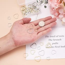 Set van 60 roestvrijstalen holle hartvormige bedelhangers in goud en zilver, met oorbelringen in 3 maten voor het maken van DIY sieraden — thumbnail 3