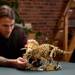 LEGO Jurassic World - Dinosaurusfossielen: Triceratops Constructiespeelgoed — thumbnail 3