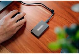 Snelle Externe Mini SSD USB-C 1TB Opslag Zilverkleurig — thumbnail 3