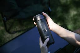 OutIn - Fino Draagbare Elektrische Koffiemolen | 28 Maalgraadinstellingen | USB‑C Oplaadbaar | 38 mm Conische Molens — thumbnail 5