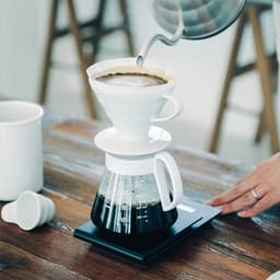 Hario V60 Set (Keramiek, Wit) — thumbnail 3