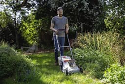 Accu Grasmaaier Mulchmaaier 33cm - Efficiënt & Ruimtebesparend voor Gazon tot 150m² — thumbnail 2