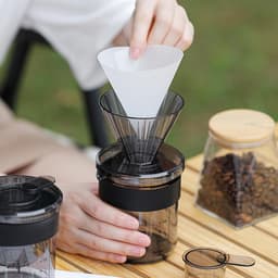 Handmatige eierschudder - gouden eiermaker met trektouw - handmatige witte en dooiermixer - leuk keukengereedschap - voor het maken van roerei en gouden recept - blauw en geel — thumbnail 5