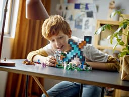 LEGO Minecraft Uitvalbasis Zwaard Bouwspeelgoed - 21244 — thumbnail 2