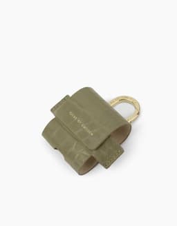 IDEAL OF SWEDEN, Hoesje geschikt voor Apple AirPods 3 - Flo Series Croco Textuur met Karabijnhaak, Groen — thumbnail 4
