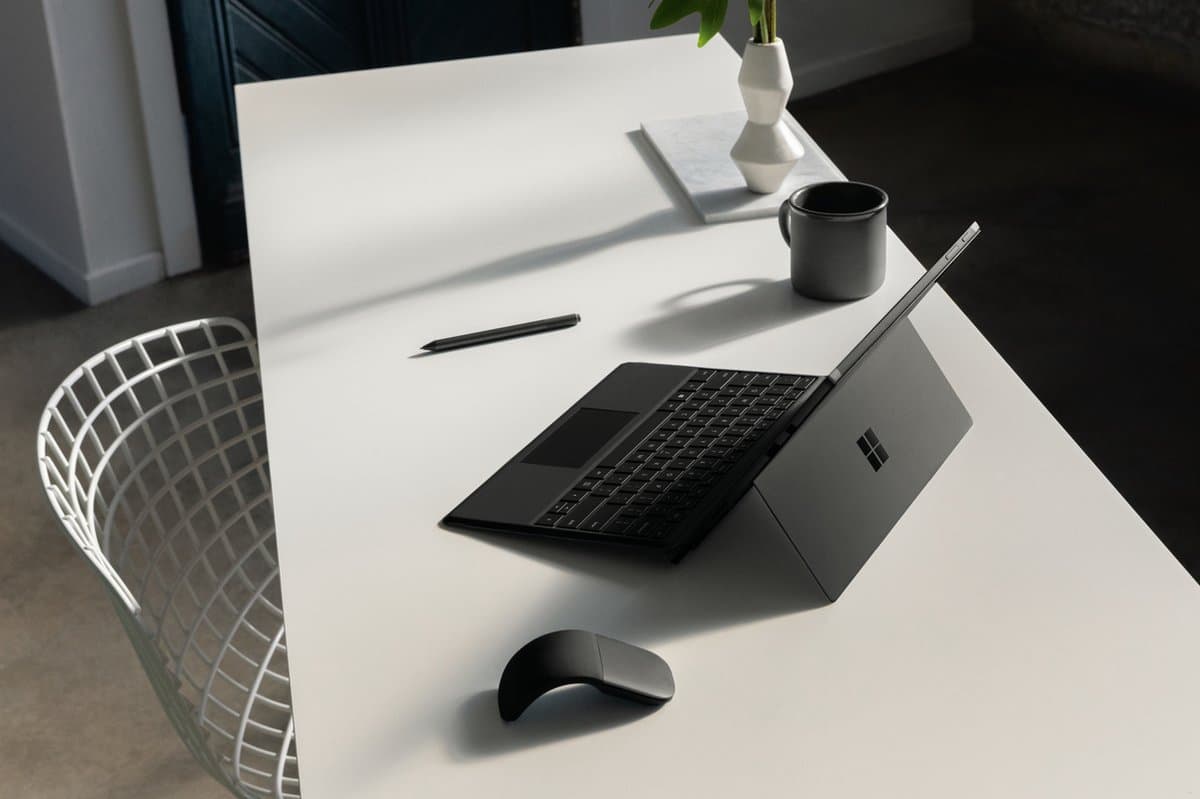 Microsoft Surface Arc Draadloze Bluetooth Muis – Zwart — afbeelding 1