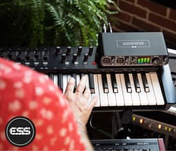 Motu M4 audio interface — thumbnail 3