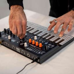 Arturia MicroFreak - Synthesizer - Zwart — thumbnail 4