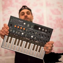 Arturia MicroFreak - Synthesizer - Zwart — thumbnail 3