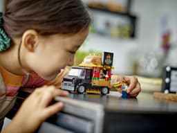 LEGO City - Hamburgertruck Constructiespeelgoed — thumbnail 3