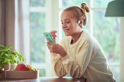 Philips TAK4607 - Draadloze open-ear koptelefoon voor kinderen - Bone conduction - Groen — thumbnail 5