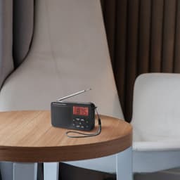 Caliber Draagbare Radio op Batterijen - Noodradio - Noodpakket Denk Vooruit - AM & FM - Koptelefoonaansluiting (HPG320B) — thumbnail 4