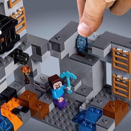 LEGO Minecraft De Bedrock avonturen 21147 — thumbnail 4