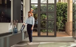 Hoover | HF1 Plus draadloze stofzuiger voor thuis met universele vloermondstuk, anti-verdraai borstel, 45 min looptijd, Quick Park & Go-modus, led-verlichting (HF1P10H) — thumbnail 2