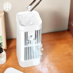 Mini Ventilator Met Nachtlamp - Draagbare Bureauventilator - Vernevelingsfunctie - USB Aansluiting - Afmeting 8,6×3,3 Inch - Geschikt voor Slaapkamer - Kantoor - Camper en Auto — thumbnail 1