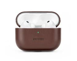 DECODED Leren Hoesje voor AirPods Pro 3 - Airpods Pro 3 Case - Premium ECCO-leer - Geschikt voor Magsafe - Draadloos Oplaadbaar - Indicatie Lampje - Krasbestendig - Bruin