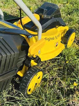 Draadloze Grasmaaier 40V met Borstelloze Motor en 30L Grasopvangbak - 32 cm Maaihoogte — thumbnail 3