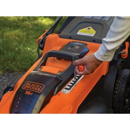 BLACK+DECKER 36V Grasmaaier 48cm maaibreedte, 2x2Ah 2 batterijen inclusief accu en lader - CLMA4820L2-QS — thumbnail 2