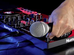 Numark Mixtrack Pro FX - 2 Deck DJ Controller voor Serato DJ met DJ Mixer, Ingebouwde Audio-Interface, Capacitieve Touch Jog-wielen en FX Paddles — thumbnail 5