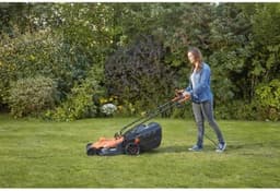 BLACK & DECKER Grasmaaier 42cm 1800W - Fiets met handvat BEMW481BH — thumbnail 5