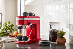 KitchenAid Espressomachine Artisan - koffiemachine met slimme sensortechnologie, stoompijpje en accessoires - Rood — thumbnail 5
