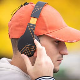 PowerLocus P2 - Draadloze Over-Ear Koptelefoon Inklapbaar - Bluetooth Hoofdtelefoon - Met microfoon – Headphone - Micro SD mode – Incl. Carry Case – Oranje — thumbnail 4