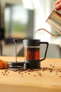Milu French Press Koffiemaker | 350ml, 600ml, 1L | Glazen Cafetière, koffie Pers voor Thuis, Reizen en Kamperen – Inclusief Onderzetter, Lepel en Vervangingsfilter - Franse Pers Koffiezetapparaat (600 ml) — thumbnail 5