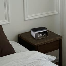 Simplyway® Digitale wekker met radiofunctie - draadloze oplader - Wekker-Wit - Bluetooth-speaker - Wekkers digitaal - Thermometer functie - Wekkers digitaal op netstroom - Dubbel alarm - Digitale-Wekkerradio — thumbnail 4
