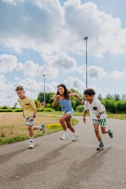 One2track Connect YOU Groen | GPS horloge voor kinderen | Videobel in HD, voeg vriendjes toe en zie altijd waar je kind is met de leukste smartwatch voor kinderen — thumbnail 3
