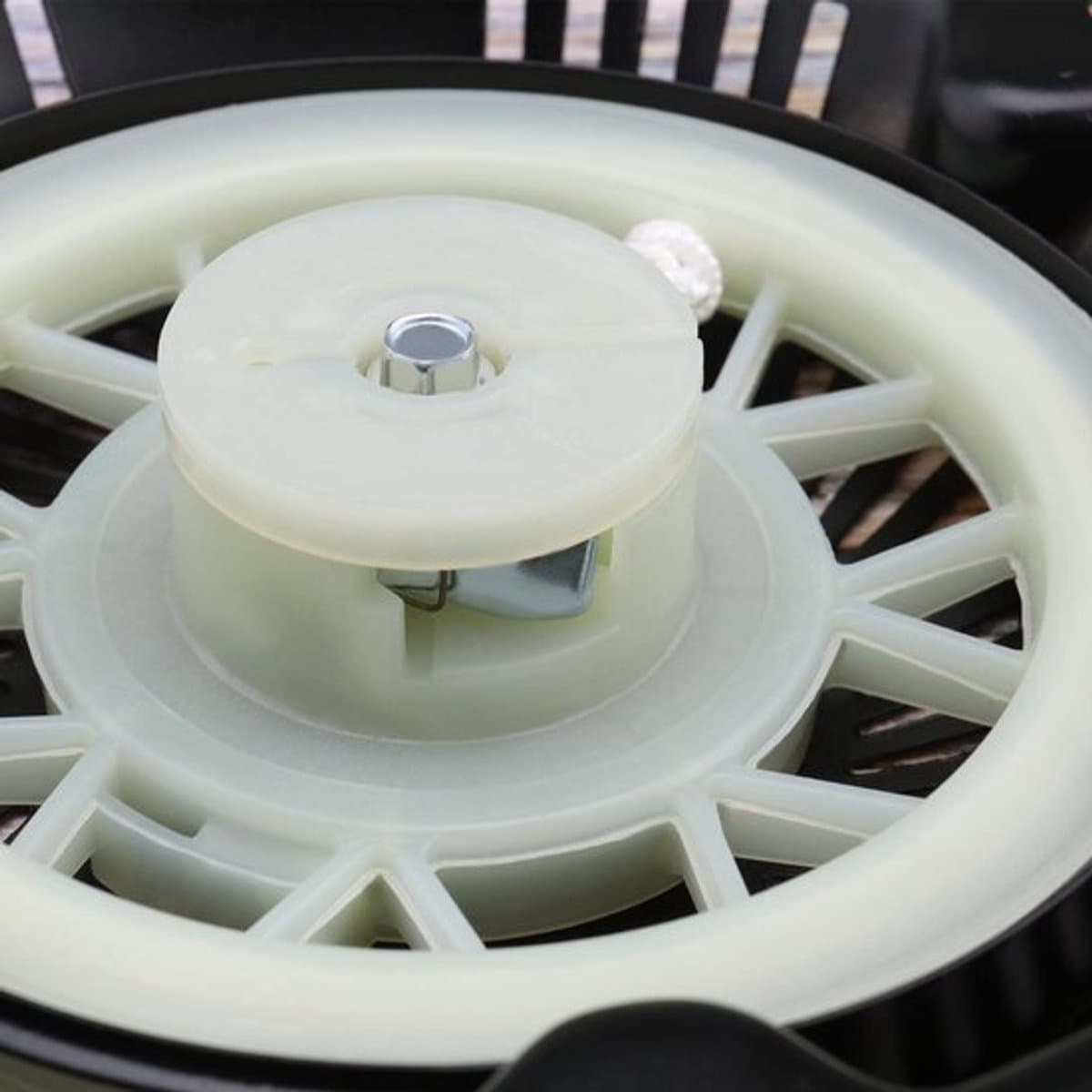 Grasmaaier Terugslag Starter Vervanging - Grasmaaier Accessoire - Duurzaam Metaal - 170 mm Gatenafstand - Voor Hecht Grasmaaiers - 1x Ter... — afbeelding 1