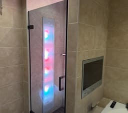 SplashVision® Waterdichte badkamer TV - ESI-32S Android LED Badkamer TV- Zilver grijs — thumbnail 5
